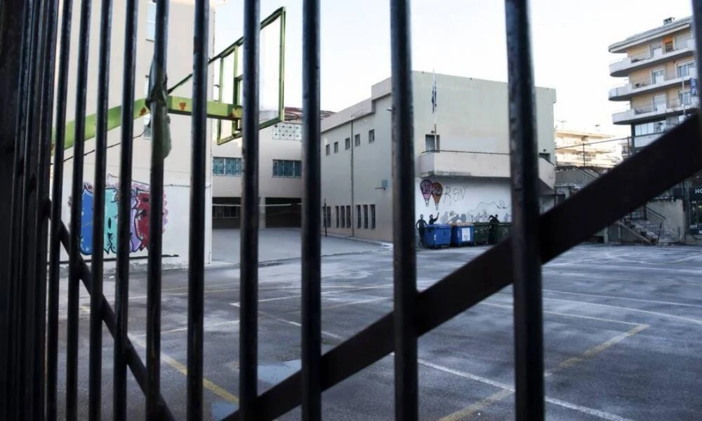 Συναγερμός στην Κυψέλη: 19χρονος Γεωργιανός εισέβαλε με μαχαίρι σε σχολείο